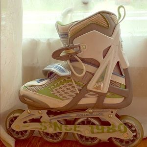 Adult Women’s 7 Roller blades